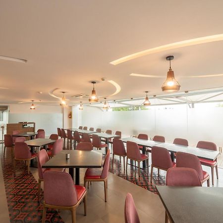 Hotel Visakka Palani Extérieur photo