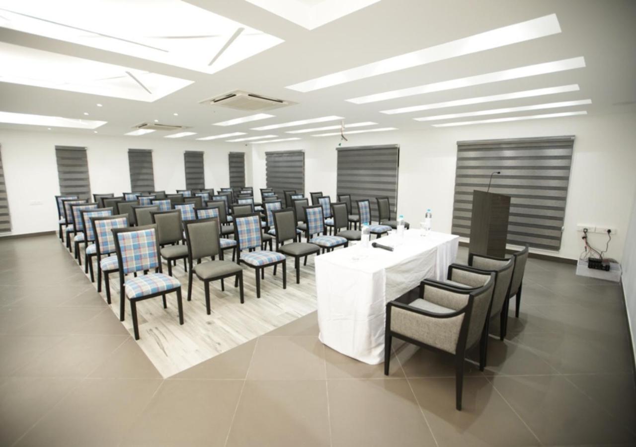Hotel Visakka Palani Extérieur photo