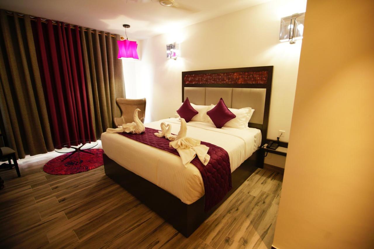 Hotel Visakka Palani Extérieur photo